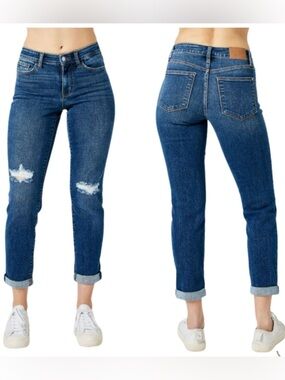 Judy Blue Jeans Women’s 7/28 Blue Mid Rise Slim Fit Distressed LIKE NEW!